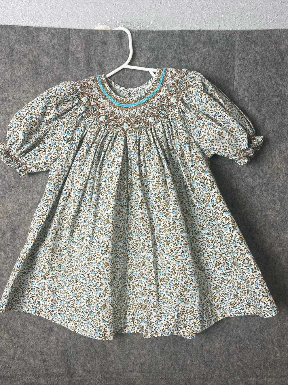 Remember Nguyen Girl Size 7 Smocked Floral Puff Sleeve Blue and Brownt Shirt
